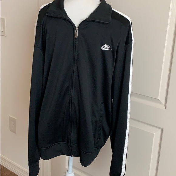 nike upper jacket price